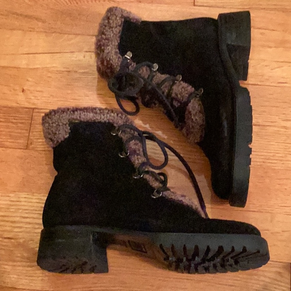 Stuart Weitzman Lace Up Shearling Boots size 7 - Picture 6 of 7